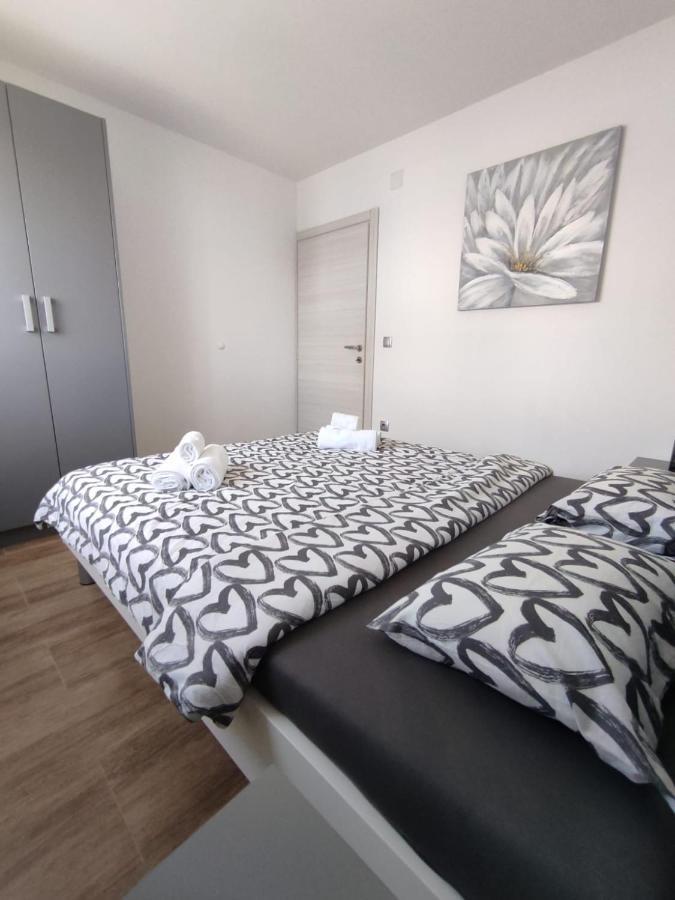 Apartman Ivana Biograd Na Moru Bagian luar foto