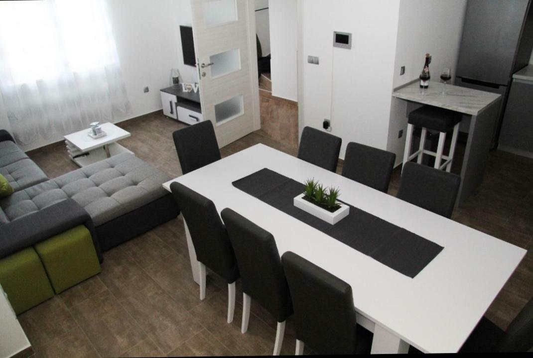 Apartman Ivana Biograd Na Moru Bagian luar foto
