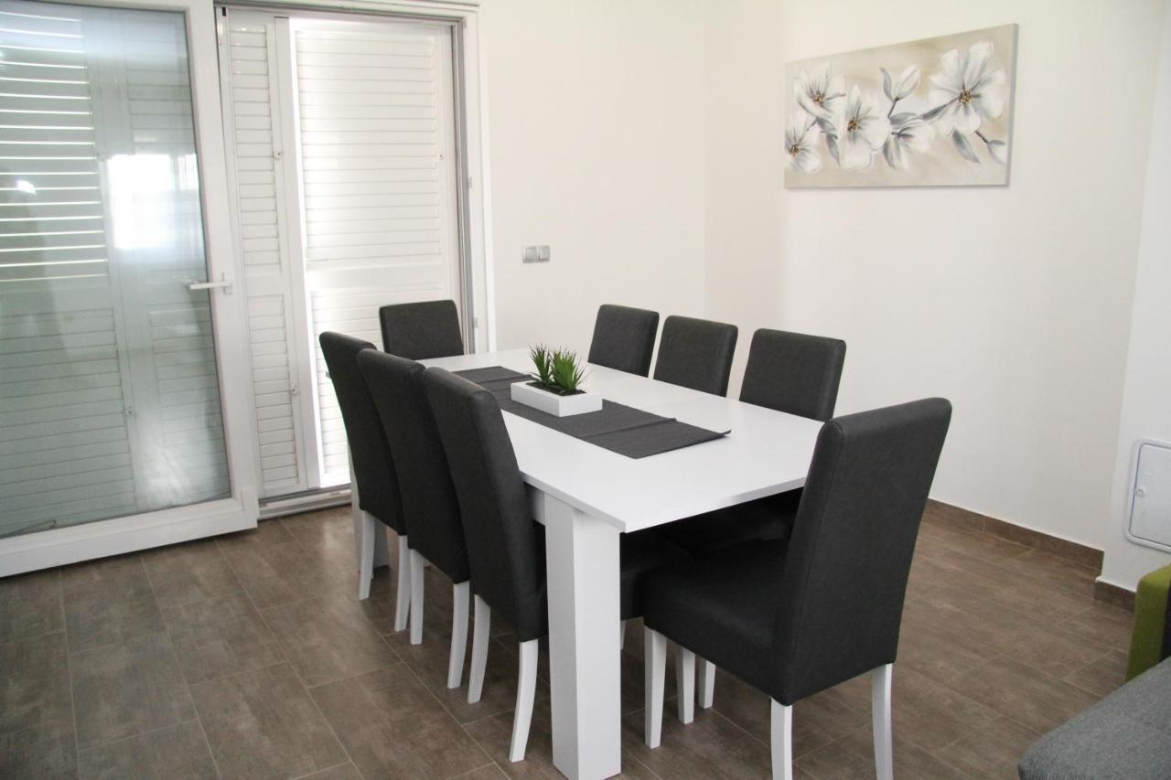 Apartman Ivana Biograd Na Moru Bagian luar foto
