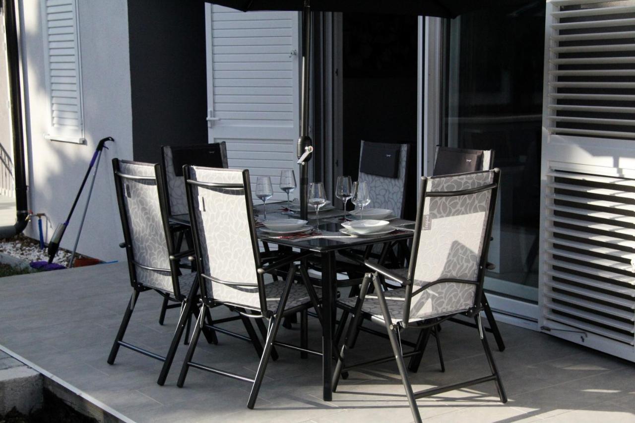 Apartman Ivana Biograd Na Moru Bagian luar foto